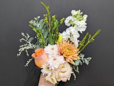 Mother's Day Single Posy & Cupcake